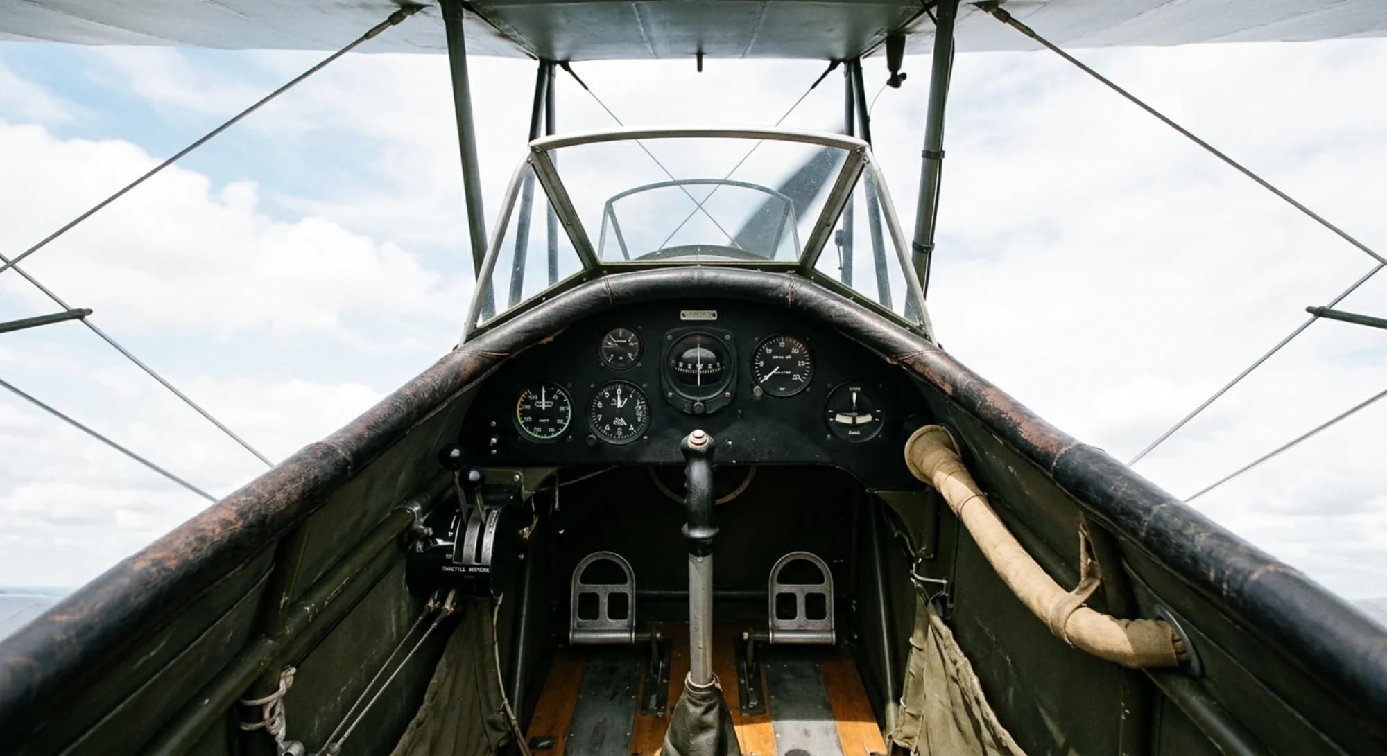 1931 de Havilland Tiger Moth - Cockpit - Trainer aircraft